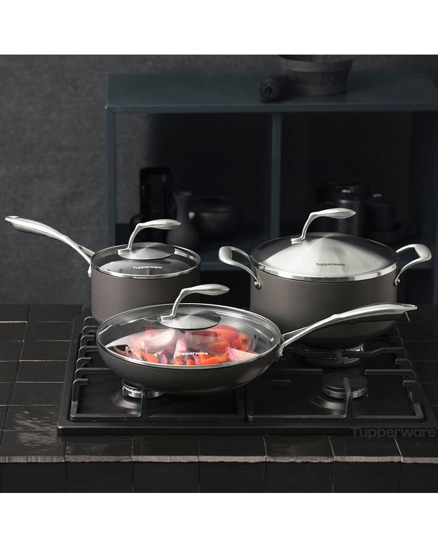 Tupperware Chef Series II Saucepan with Glass Cover | 2.6 qt / 2.5 L