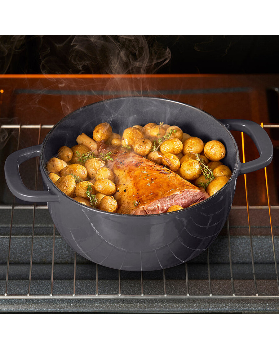 Tupperware® Cast Iron Cocotte | 5.5 qt / 5.4 L