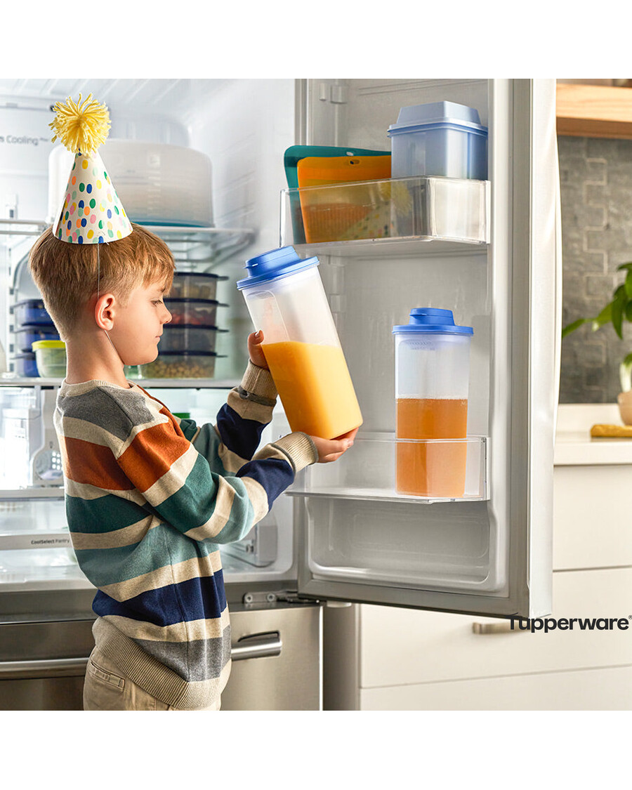 Tupperware Slim Line Pitcher with Strainer Set